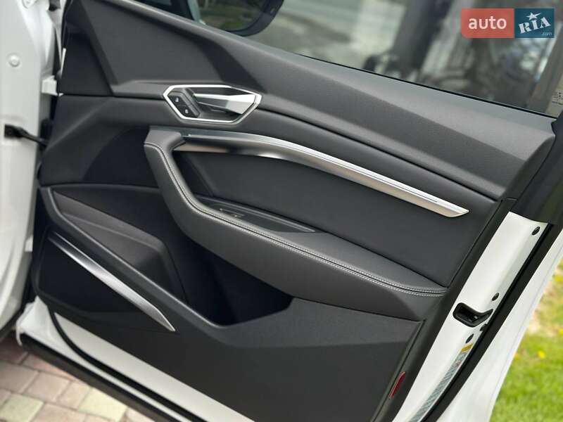 Внедорожник / Кроссовер Audi e-tron 2021 в Бучаче