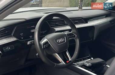 Внедорожник / Кроссовер Audi e-tron 2021 в 