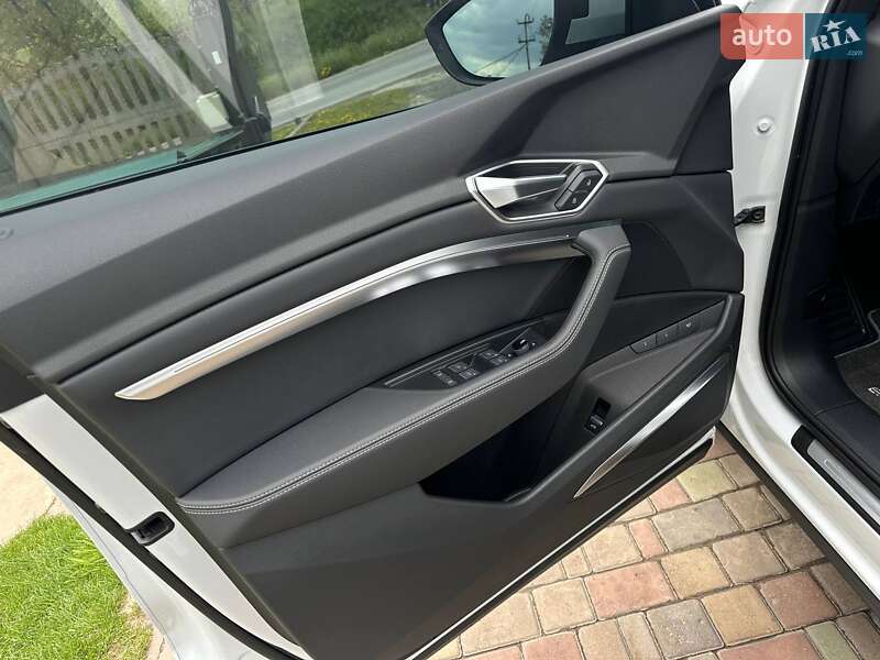 Внедорожник / Кроссовер Audi e-tron 2021 в Бучаче