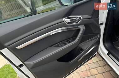 Внедорожник / Кроссовер Audi e-tron 2021 в 