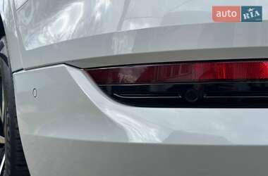 Внедорожник / Кроссовер Audi e-tron 2021 в 
