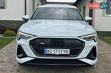 Внедорожник / Кроссовер Audi e-tron 2021 в 