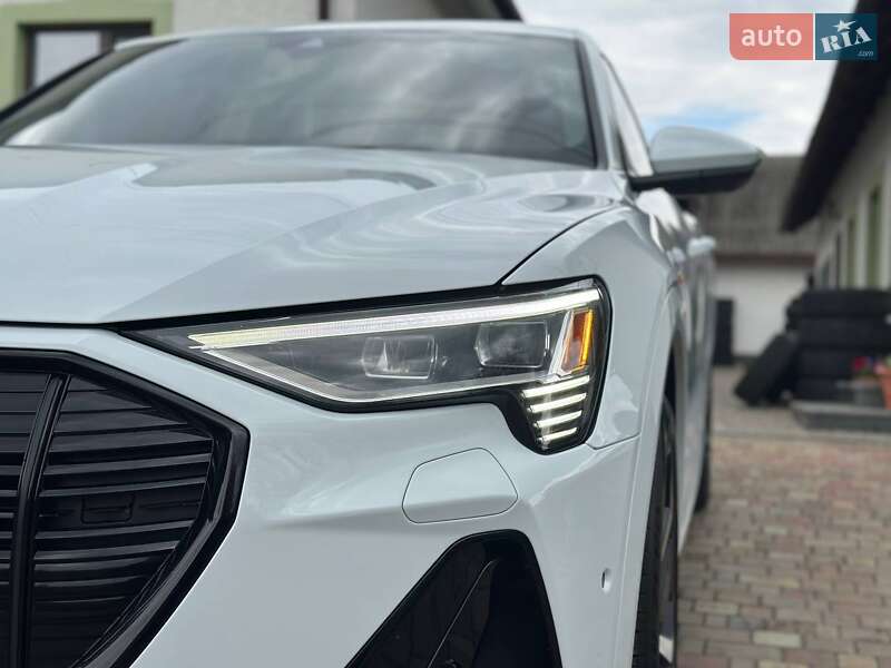 Внедорожник / Кроссовер Audi e-tron 2021 в Бучаче