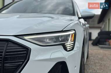 Внедорожник / Кроссовер Audi e-tron 2021 в 