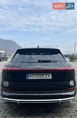 Внедорожник / Кроссовер Audi e-tron 2020 в 