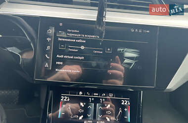 Внедорожник / Кроссовер Audi e-tron 2020 в 