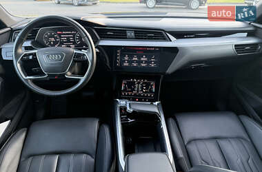 Внедорожник / Кроссовер Audi e-tron 2020 в 