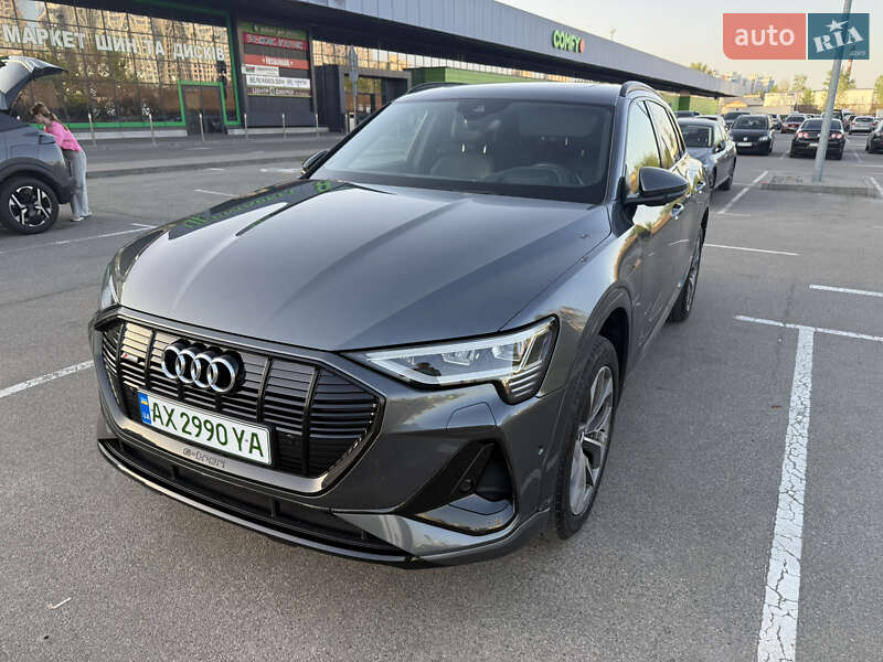 Внедорожник / Кроссовер Audi e-tron 2020 в 