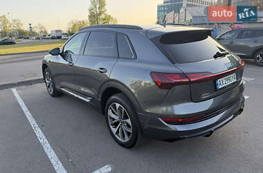 Внедорожник / Кроссовер Audi e-tron 2020 в 