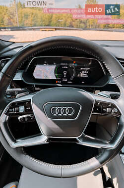 Внедорожник / Кроссовер Audi e-tron 2019 в 