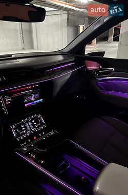 Внедорожник / Кроссовер Audi e-tron 2019 в 