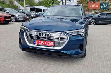 Внедорожник / Кроссовер Audi e-tron 2020 в 
