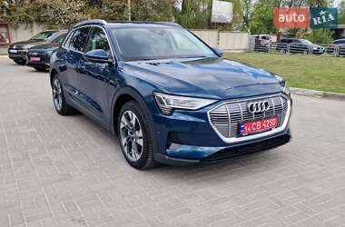 Внедорожник / Кроссовер Audi e-tron 2020 в 
