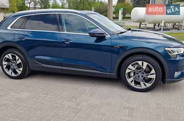 Внедорожник / Кроссовер Audi e-tron 2020 в 