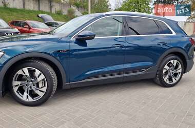 Внедорожник / Кроссовер Audi e-tron 2020 в 