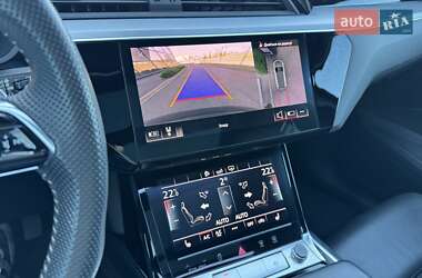 Внедорожник / Кроссовер Audi e-tron 2020 в 