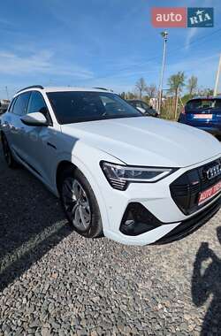 Внедорожник / Кроссовер Audi e-tron 2020 в 