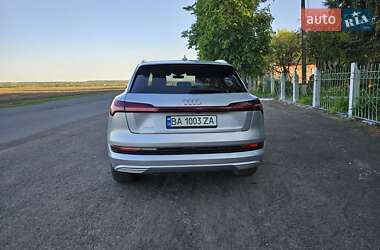 Внедорожник / Кроссовер Audi e-tron 2019 в 