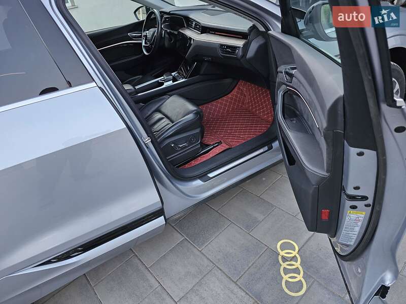 Позашляховик / Кросовер Audi e-tron 2019 в Гайвороні