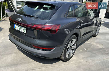 Внедорожник / Кроссовер Audi e-tron 2019 в 