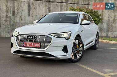 Внедорожник / Кроссовер Audi e-tron 2021 в 