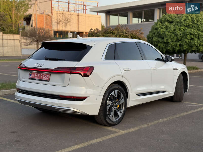 Внедорожник / Кроссовер Audi e-tron 2021 в Ровно