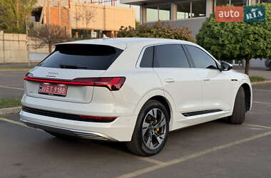 Внедорожник / Кроссовер Audi e-tron 2021 в 