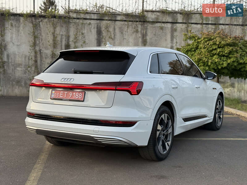 Внедорожник / Кроссовер Audi e-tron 2021 в Ровно