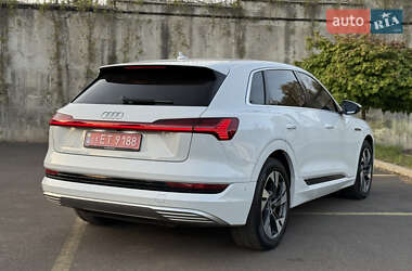Внедорожник / Кроссовер Audi e-tron 2021 в 