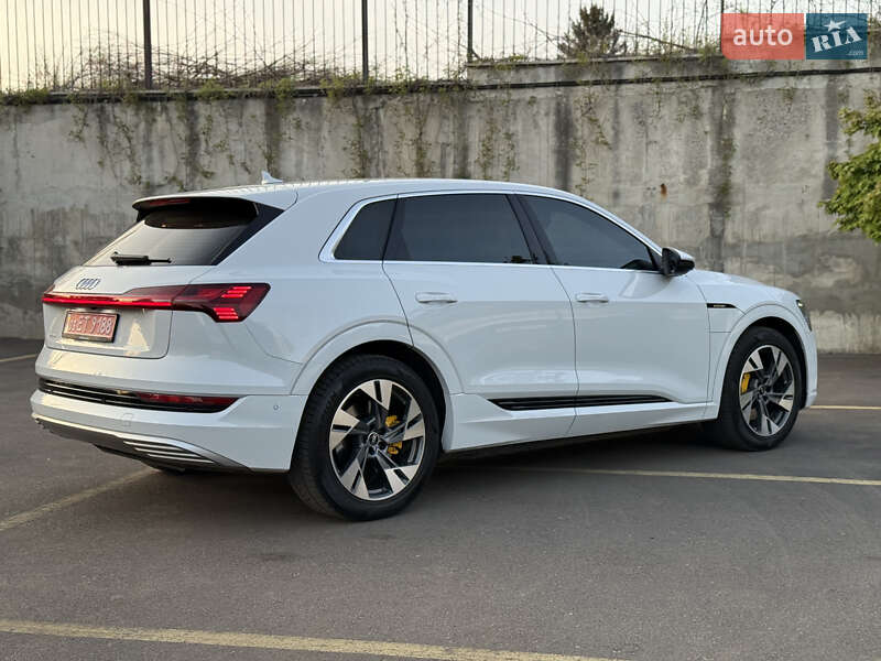 Внедорожник / Кроссовер Audi e-tron 2021 в Ровно