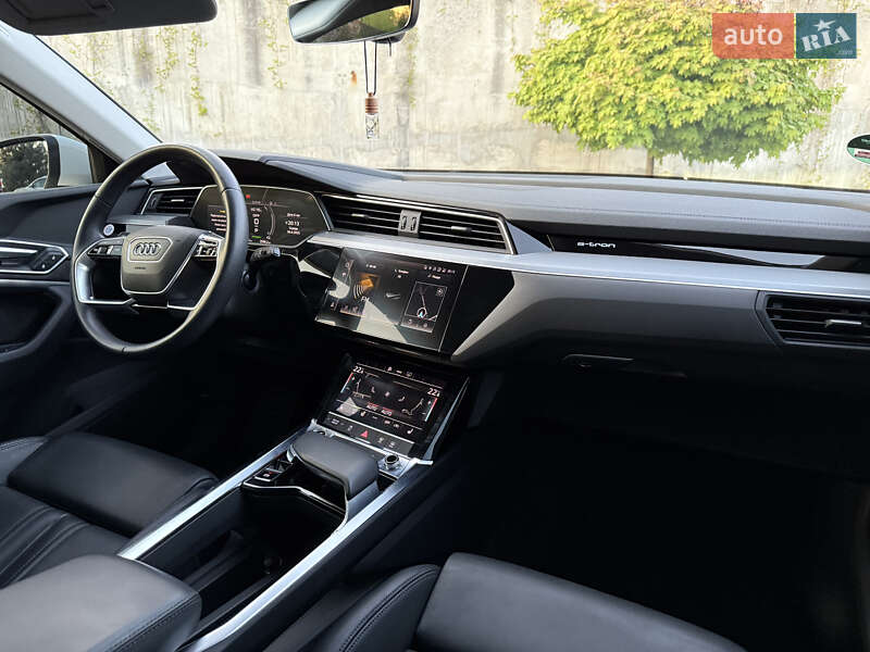 Внедорожник / Кроссовер Audi e-tron 2021 в Ровно