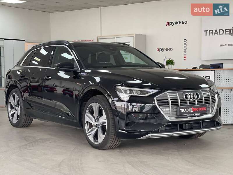 Позашляховик / Кросовер Audi e-tron 2019 в 