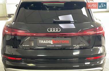 Позашляховик / Кросовер Audi e-tron 2019 в 