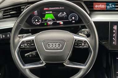 Позашляховик / Кросовер Audi e-tron 2019 в 
