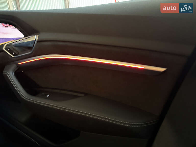 Внедорожник / Кроссовер Audi e-tron 2020 в Днепре