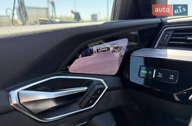 Внедорожник / Кроссовер Audi e-tron 2020 в 