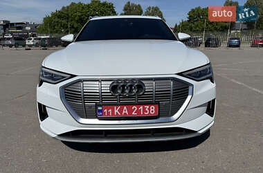 Внедорожник / Кроссовер Audi e-tron 2021 в 