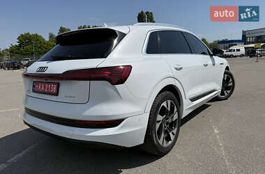 Внедорожник / Кроссовер Audi e-tron 2021 в 