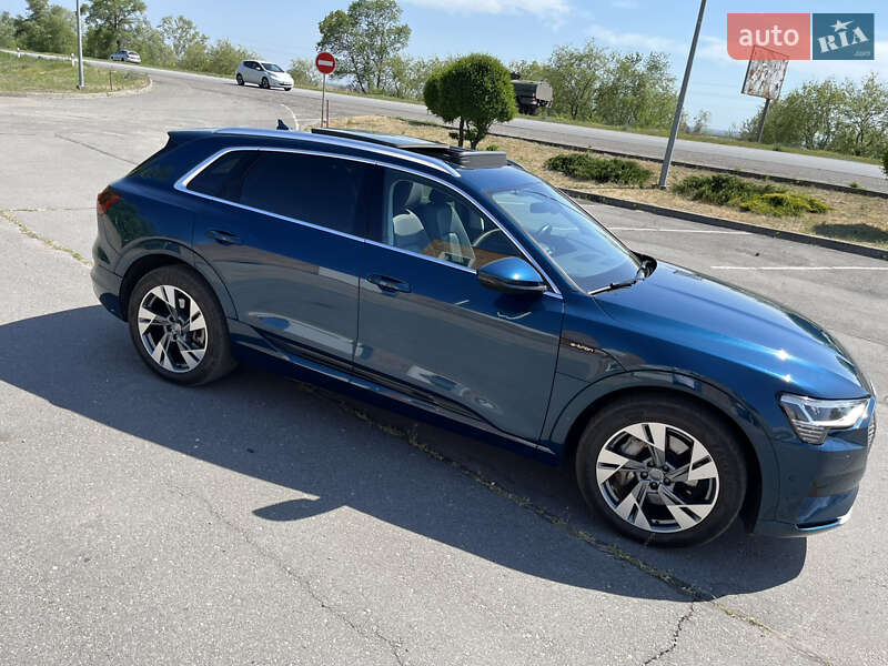 Внедорожник / Кроссовер Audi e-tron 2020 в Днепре