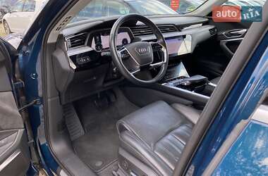 Позашляховик / Кросовер Audi e-tron 2019 в 