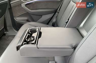 Позашляховик / Кросовер Audi e-tron 2019 в 
