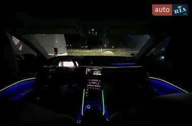 Позашляховик / Кросовер Audi e-tron 2019 в 