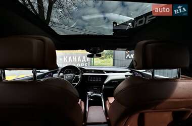 Позашляховик / Кросовер Audi e-tron 2019 в 