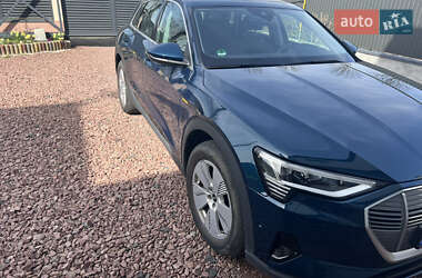 Внедорожник / Кроссовер Audi e-tron 2020 в 
