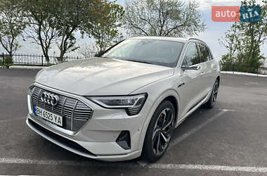 Внедорожник / Кроссовер Audi e-tron 2019 в 
