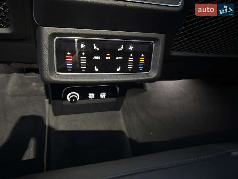 Внедорожник / Кроссовер Audi e-tron 2019 в Ужгороде