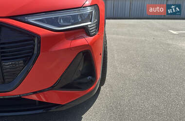 Внедорожник / Кроссовер Audi e-tron 2020 в 