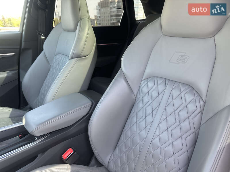 Внедорожник / Кроссовер Audi e-tron 2020 в Киеве