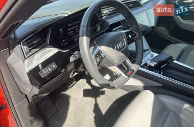 Внедорожник / Кроссовер Audi e-tron 2020 в 