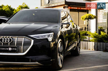 Внедорожник / Кроссовер Audi e-tron 2019 в 
